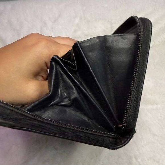 COACH Black Signature Wallet - Picture 9 of 11